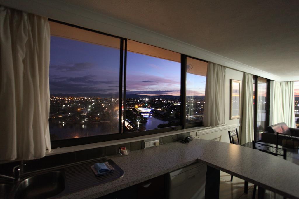 Anacapri Holiday Resort Apartments Surfers Paradise Esterno foto