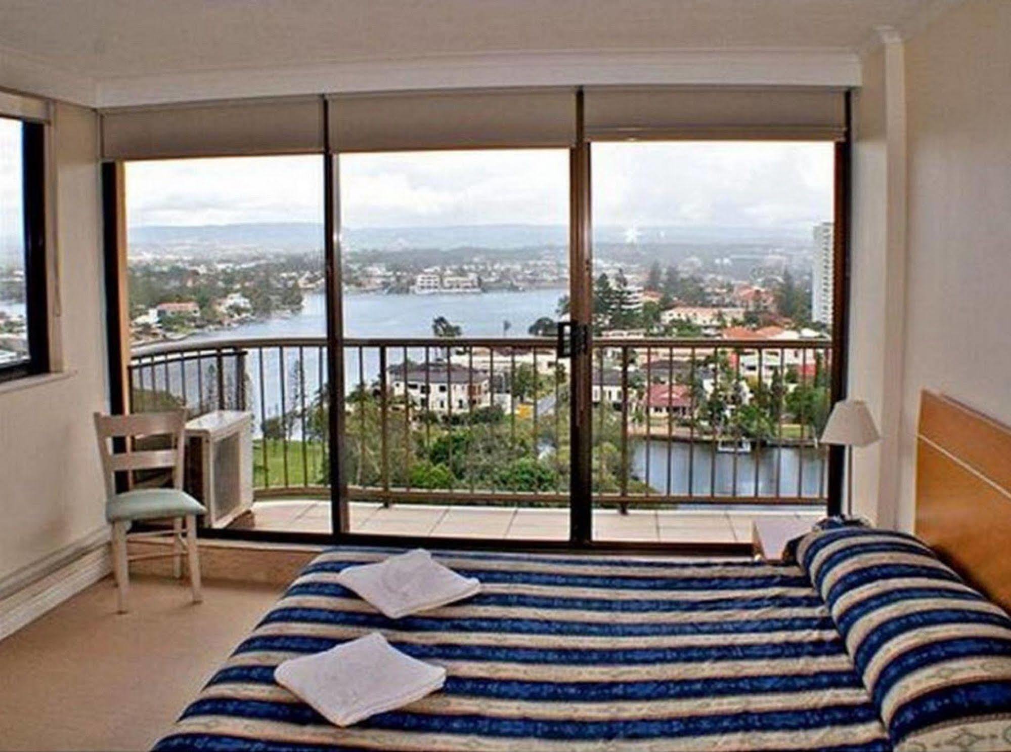 Anacapri Holiday Resort Apartments Surfers Paradise Esterno foto